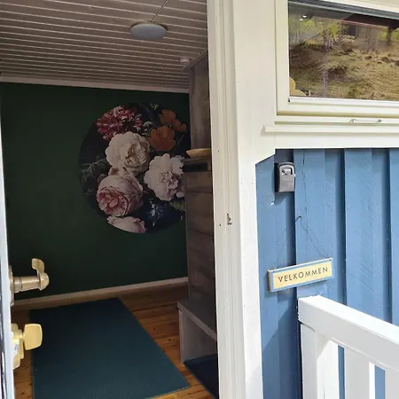 Дом отдыха Nordfjordcabins Blue *